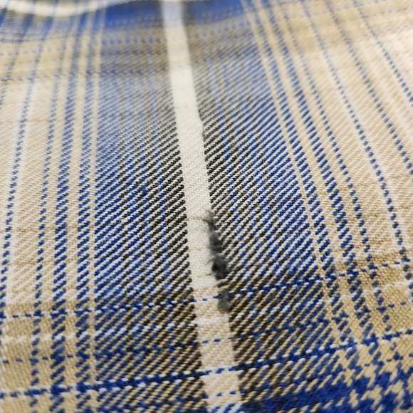 Bill Blass Plaid Long Sleeve Button Down - Picture 4 of 6